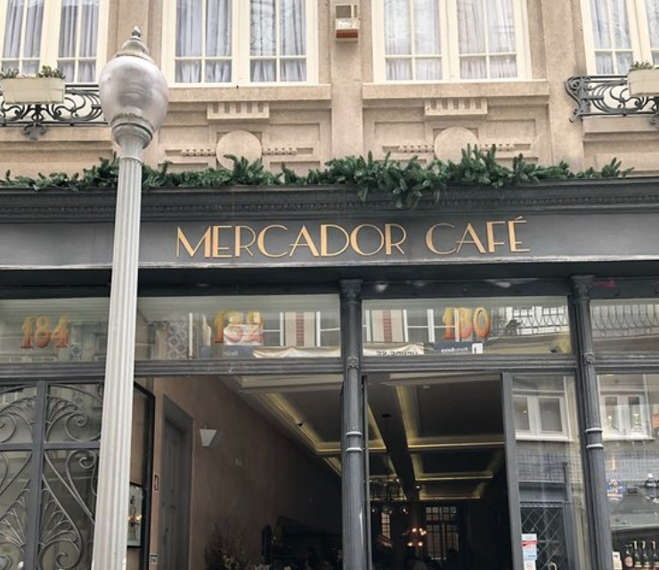 Mercador Café in Porto